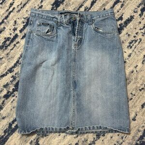 Squeeze denim skirt